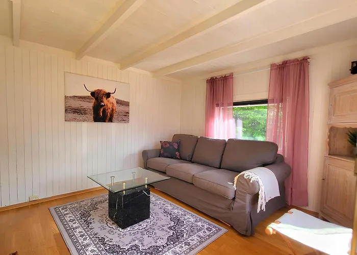Ocean Side House, Sea View, Free Parking !