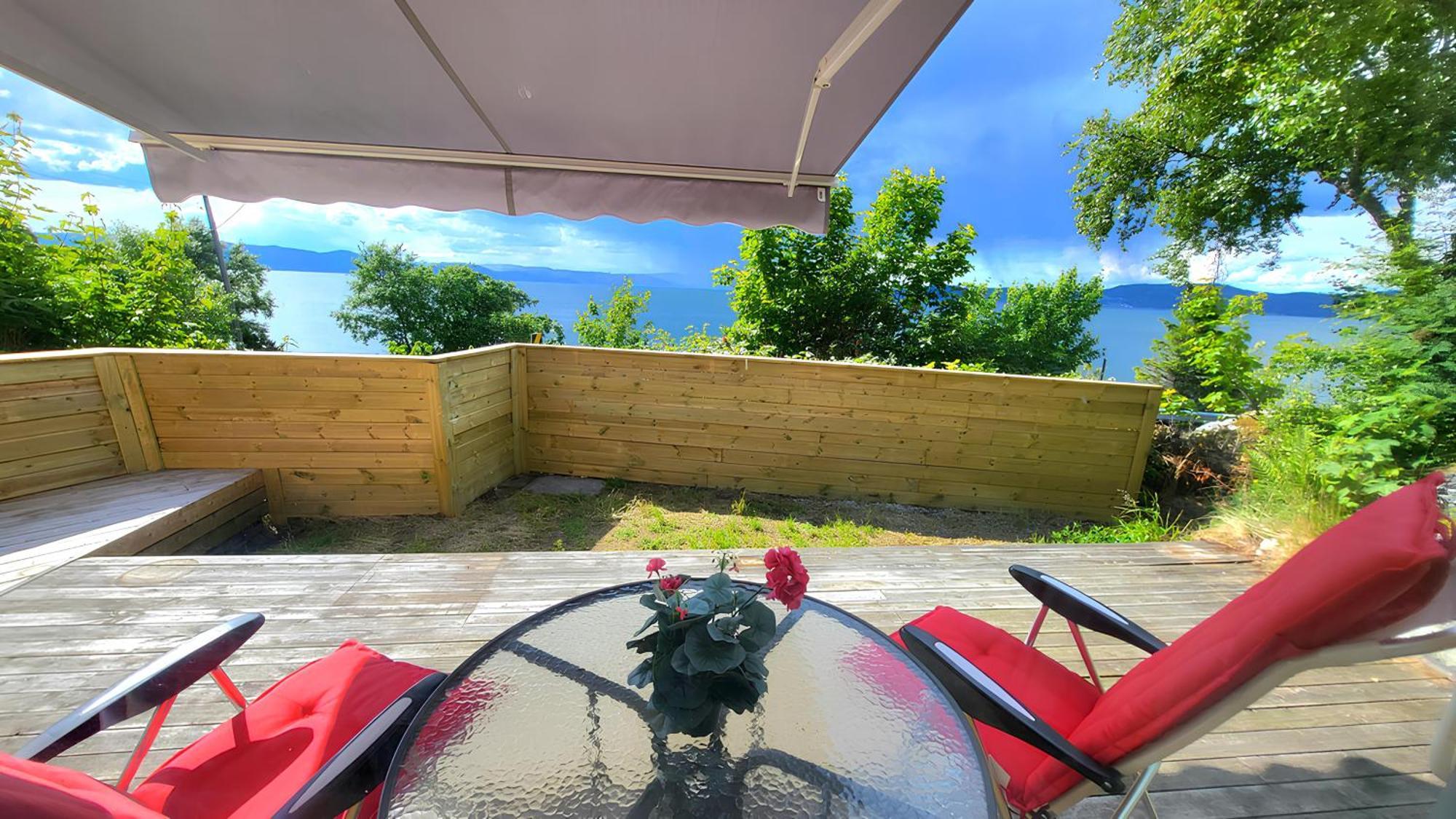Ocean Side House, Sea View, Free Parking ! *